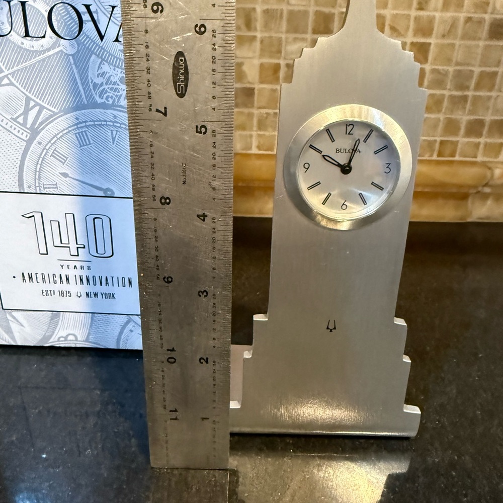 Bulova Collectors Clock - Picture 4 of 4